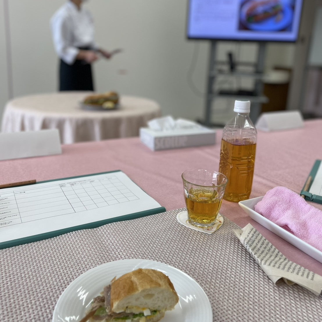 学生提案メニューを食べてカフェラテをゲット！